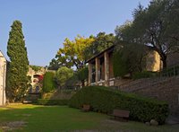 Bergamo_-_Courtyard_of_the_Rocca