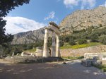 Delphi_-_Tholos_at_the_Temple_of_Athena_Pronaia